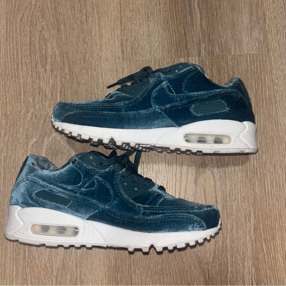 Nike velvet Teal Sneakers - Picture 3 of 7